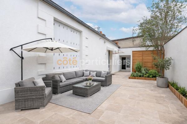Vente
                Maison153 m² - 8 Pièces -
                    RIVES DE L YON (85310)