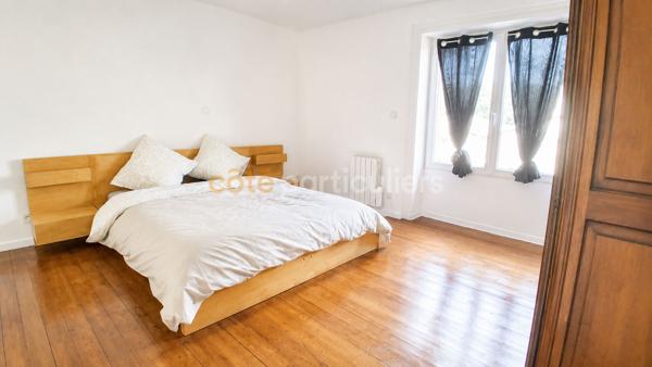 Vente
                Maison153 m² - 8 Pièces -
                    RIVES DE L YON (85310)