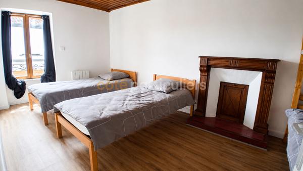 Vente
                Maison153 m² - 8 Pièces -
                    RIVES DE L YON (85310)