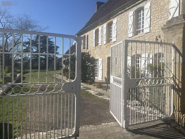 Maison à vendre à Gourdon dans le Lot (46300), ref : 46041/446