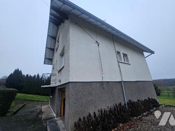 15447
A  GIRANCOURT (88390) 824 Route de Xertigny,
Une maison à usage d'habitation