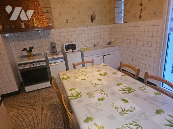 15447
A  GIRANCOURT (88390) 824 Route de Xertigny,
Une maison à usage d'habitation