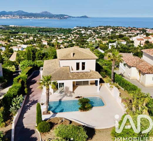 Maison à vendre 5 pièces 245 m² Fréjus