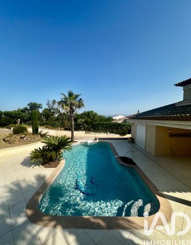 Maison à vendre 5 pièces 245 m² Fréjus