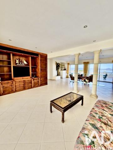 Maison à vendre 5 pièces 245 m² Fréjus