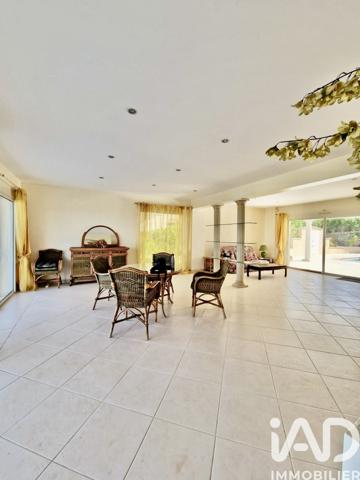 Maison à vendre 5 pièces 245 m² Fréjus