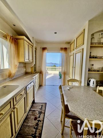 Maison à vendre 5 pièces 245 m² Fréjus