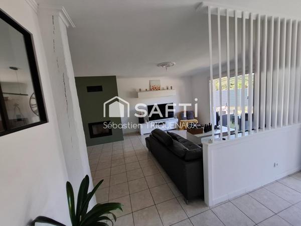 AVRILLE, GRANDE MAISON FAMILIALE 6 CHAMBRES