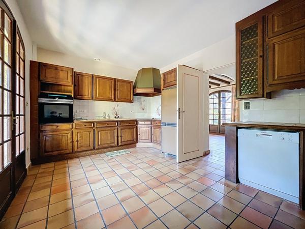 VILLA T6 de 135 m² avec piscine