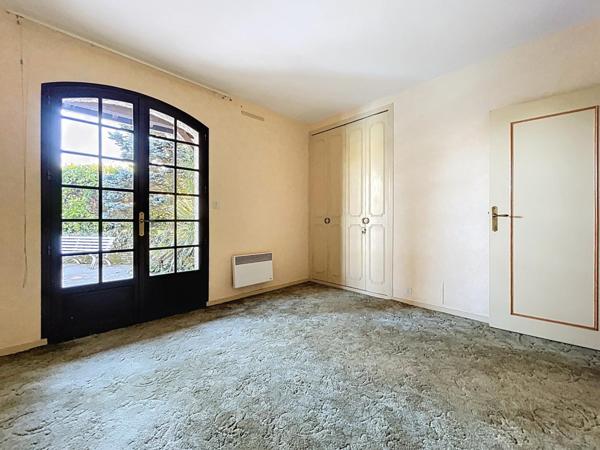 VILLA T6 de 135 m² avec piscine