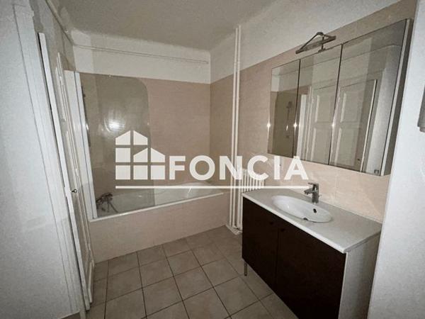 Location Appartement 3 pièces 91.9 m² - 3 RUE ROYALE Annecy 74000