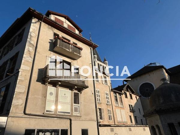Location Appartement 3 pièces 91.9 m² - 3 RUE ROYALE Annecy 74000