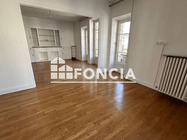 Location Appartement 3 pièces 91.9 m² - 3 RUE ROYALE Annecy 74000