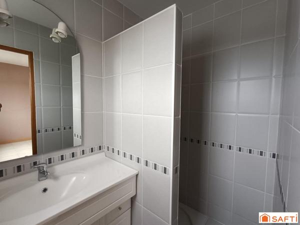 Maison de plain pied 135m2, 5 pièces dont 4 chambres