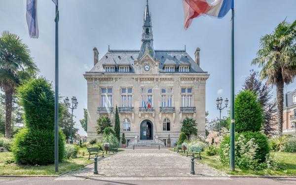 Appartement à vendre    4 pièces • 79 m2 Le Raincy