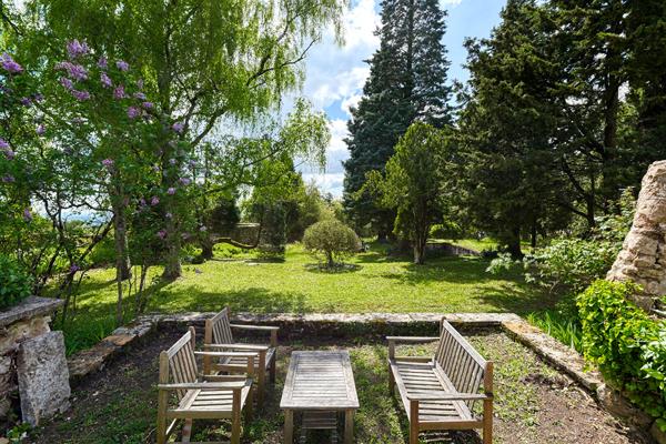 Limonest - Bâtisse d'exception 436m2 avec dépendances - Terrain 7660m2 Limonest Limonest - Bâtisse d'exception 436m2 avec dépendances - Terrain 7660m2 Limonest
