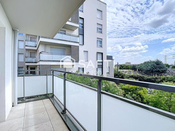 Beau 2 pièces lumineux avec balcon – À 12 min de Vert de Maisons