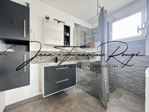 Maison contemporaine de 149 m² avec vie de plain-pied et à seulement 350 mètres de la plage !!!