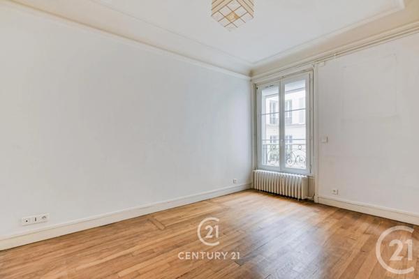 Appartement à vendre  4 pièces - 80,30 m 2   PARIS  - 75019