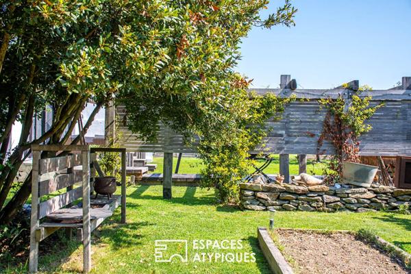 Propriété contemporaine au bord de l’océan, avec jacuzzi et terrasses