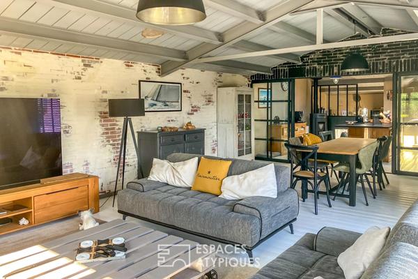 Propriété contemporaine au bord de l’océan, avec jacuzzi et terrasses