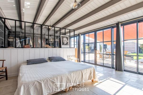 Propriété contemporaine au bord de l’océan, avec jacuzzi et terrasses