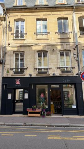 LOCAL COMMERCIAL 180 M²