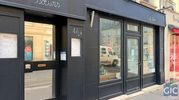 LOCAL COMMERCIAL 180 M²