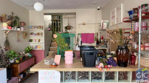 LOCAL COMMERCIAL 180 M²
