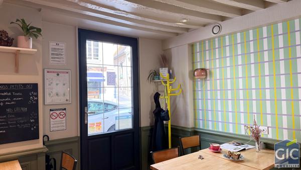LOCAL COMMERCIAL 180 M²
