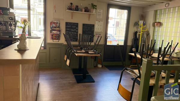 LOCAL COMMERCIAL 180 M²