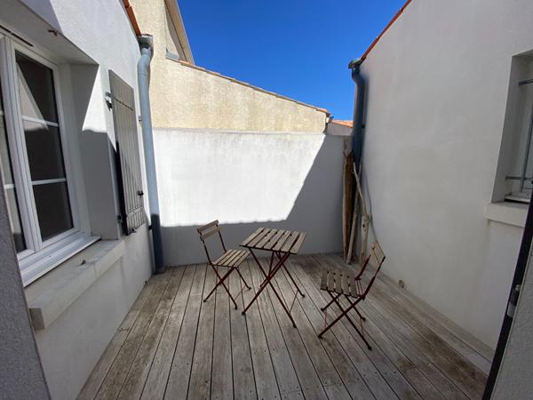 SAINT DENIS - très belle Villa de 2018 - 6 chambres - 153 m2