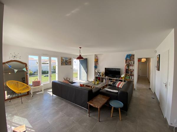 SAINT DENIS - très belle Villa de 2018 - 6 chambres - 153 m2