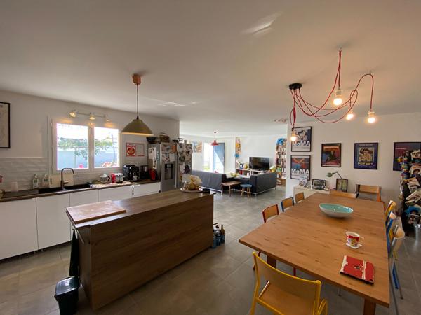 SAINT DENIS - très belle Villa de 2018 - 6 chambres - 153 m2
