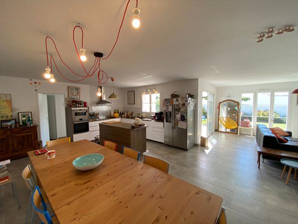 SAINT DENIS - très belle Villa de 2018 - 6 chambres - 153 m2