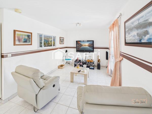 Maison 5 pièces de 95 m² avec piscine