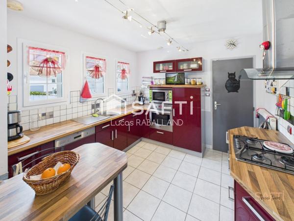 Maison 5 pièces de 95 m² avec piscine