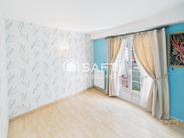 Maison 5 pièces de 95 m² avec piscine