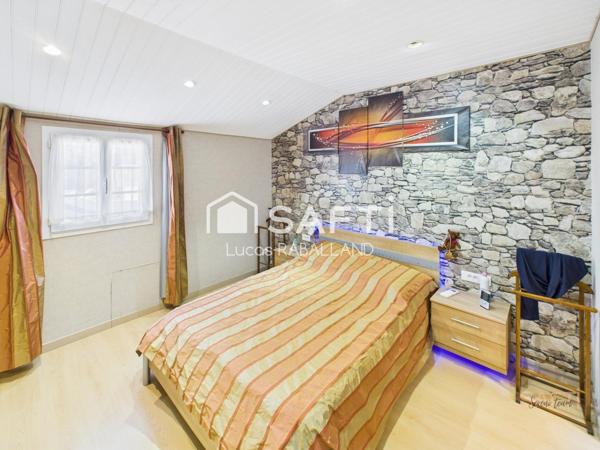 Maison 5 pièces de 95 m² avec piscine