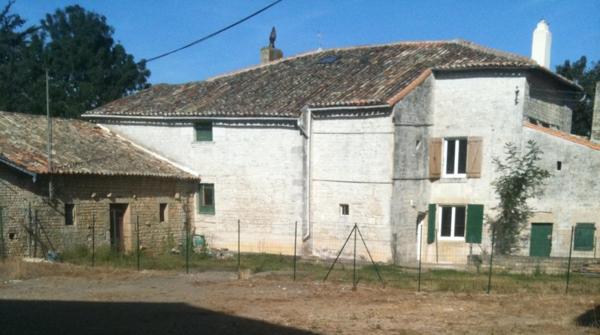 MAISON AVEC TRAVAUX 204M2 6CH DEPENDANCES, CAVES
