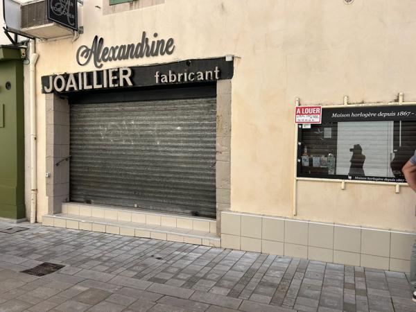 Local commercial+ atelier