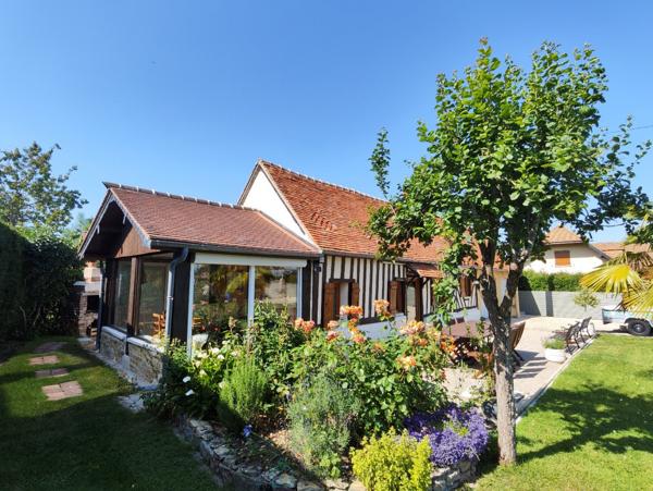7 kms de Lisieux, agréable maison normande avec double garage
