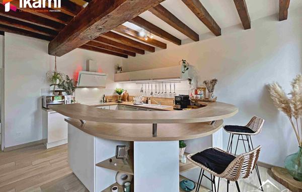 Secteur Villeneuve l'Archevêque, Magnifique maison ancienne entièrement rénovée.