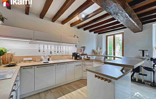 Secteur Villeneuve l'Archevêque, Magnifique maison ancienne entièrement rénovée.