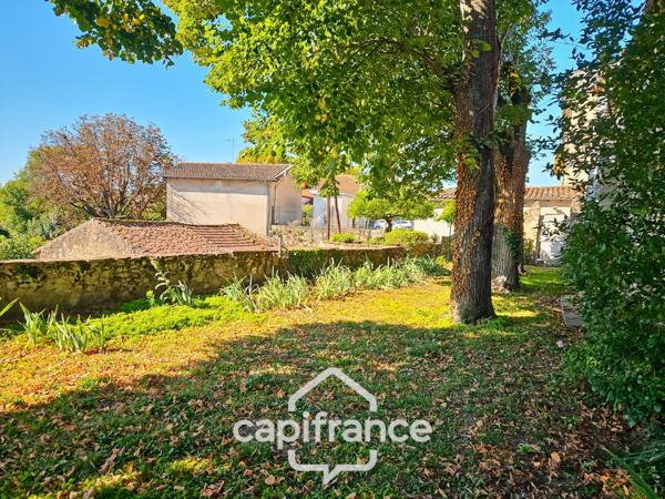 Propriété de caractère au cœur de Layrac 275m² habitable, Garage, jardin et terrain