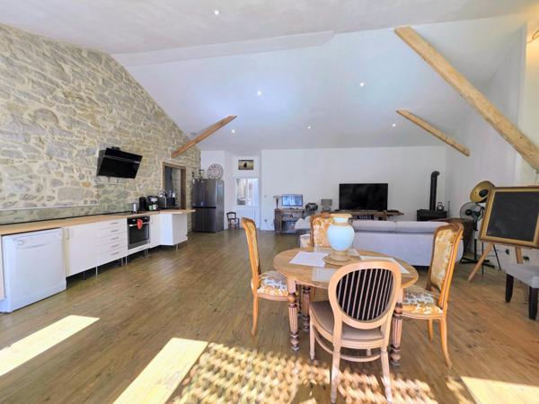 Propriété de 2 maisons, jardin, multiples projets