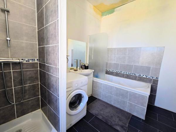 Propriété de 2 maisons, jardin, multiples projets