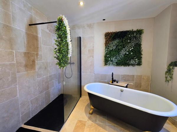 Propriété de 2 maisons, jardin, multiples projets