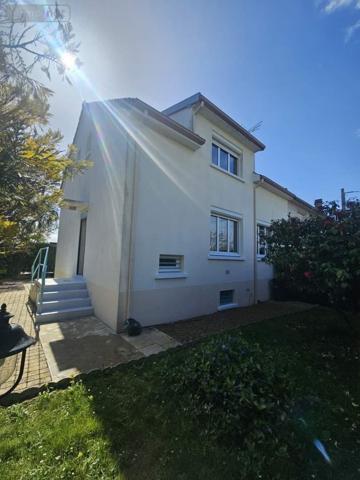 Maison à vendre à Montval-sur-Loir dans la Sarthe (72500), ref : 132320