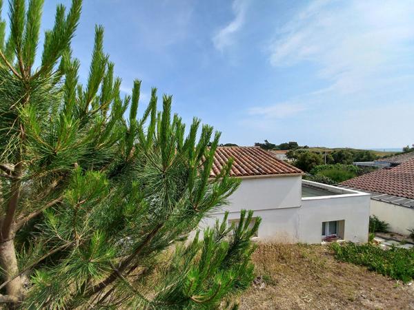 Maison avec terrasse vue mer à deux pas de la plage !